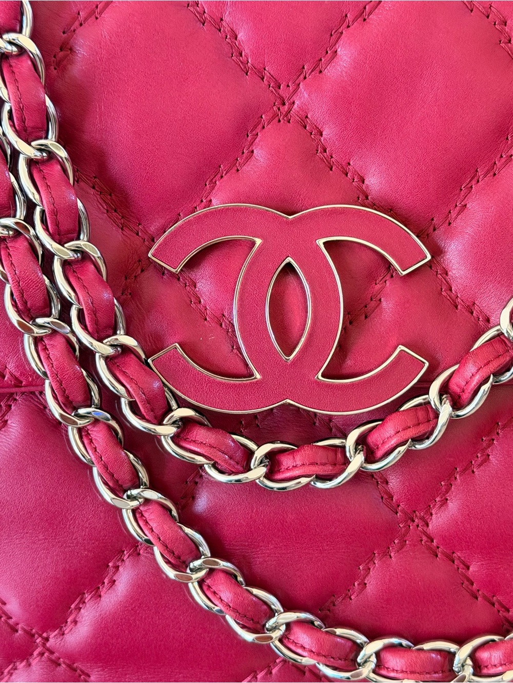 CHANEL Quilted Lambskin Shoulder Bag in Berry Pink with Chain Strap